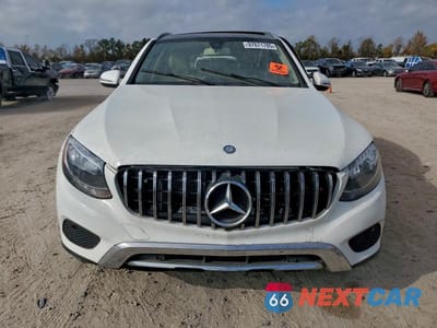 Piąte zdjęcie samochodu w środku: 2017 MERCEDES-BENZ GLC 300 4MATIC VIN:WDC0G4KB0HF198163 - miniatura