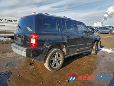 Trzecie zdjęcie samochodu z tyłu: 2007 JEEP PATRIOT LIMITED VIN:1J8FT48W67D401114 - miniatura