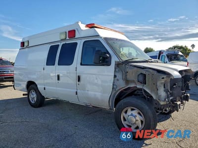 Czwarte zdjęcie samochodu z boku: 2014 FORD E350 AMBULANCE VIN:1FDSS3ELXEDA77932 - miniatura
