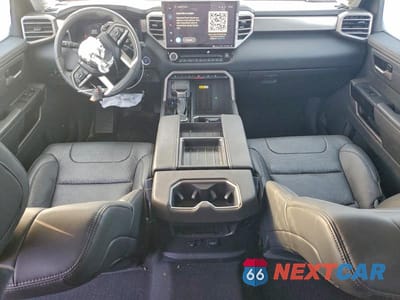 Zdjęcie 8 z 12 samochodu: 2024 TOYOTA TUNDRA CREWMAX LIMITED VIN:5TFJC5DB4RX045144 - miniatura