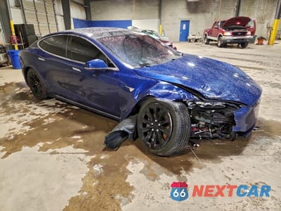 Czwarte zdjęcie samochodu z boku: 2016 TESLA MODEL S VIN:5YJSA1E26GF170378 - miniatura