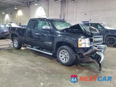 Czwarte zdjęcie samochodu z boku: 2012 CHEVROLET SILVERADO K1500 LS VIN:1GCRKREA2CZ156208 - miniatura