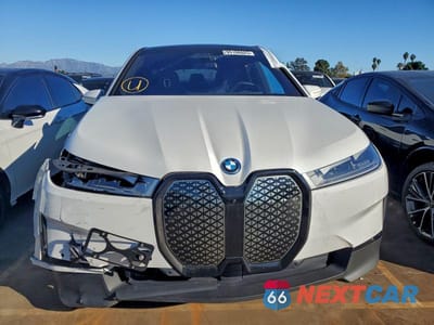 Piąte zdjęcie samochodu w środku: 2024 BMW IX XDRIVE50 VIN:WB523CF04RCR26921 - miniatura