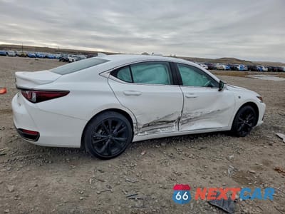 Trzecie zdjęcie samochodu z tyłu: 2025 LEXUS ES 300H BASE VIN:58ADA1C1XSU062076 - miniatura