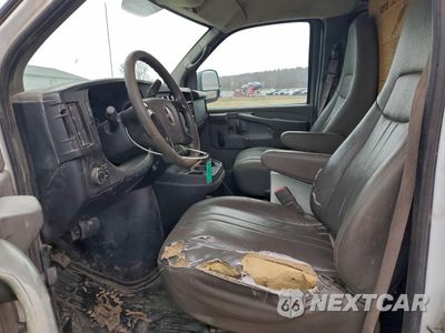 Zdjęcie 7 z 13 samochodu: 2013 GMC SAVANA G3500 DELIVERY VAN VIN:1GTZ7TBG3D1184008 - miniatura