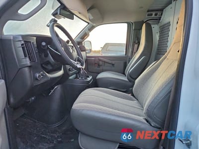 Zdjęcie 7 z 11 samochodu: 2025 CHEVROLET EXPRESS G2500 UTILITY / SERVICE VAN VIN:1GCWGAF74S1207939 - miniatura