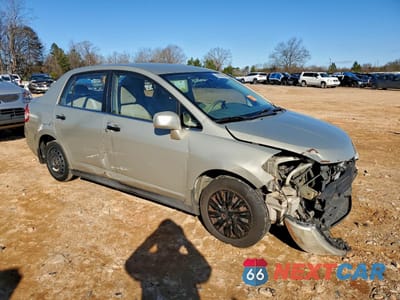 Czwarte zdjęcie samochodu z boku: 2007 NISSAN VERSA S VIN:3N1BC11E77L409130 - miniatura
