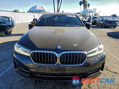 Piąte zdjęcie samochodu w środku: 2023 BMW 530E VIN:WBA13AG07PCM22991 - miniatura