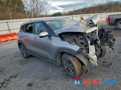 Czwarte zdjęcie samochodu z boku: 2021 KIA SELTOS LX VIN:KNDEPCAA6M7061568 - miniatura