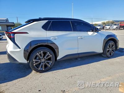 Trzecie zdjęcie samochodu z tyłu: 2024 TOYOTA BZ4X XLE VIN:JTMAAAAA8RA033169 - miniatura