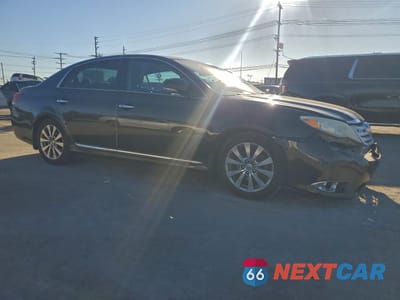 Czwarte zdjęcie samochodu z boku: 2012 TOYOTA AVALON LIMITED VIN:4T1BK3DBXCU470660 - miniatura