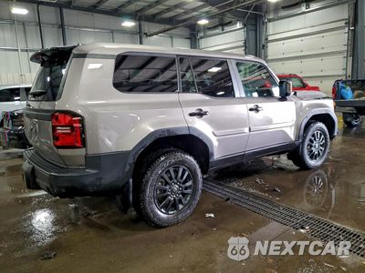 Trzecie zdjęcie samochodu z tyłu: 2025 TOYOTA LAND CRUISER BASE VIN:JTEABFAJ6SK027439 - miniatura