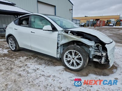 Czwarte zdjęcie samochodu z boku: 2021 TESLA MODEL Y VIN:5YJYGDEE7MF089101 - miniatura