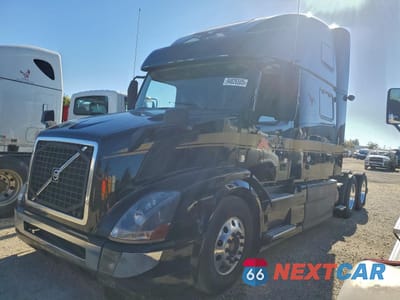 Drugie zdjęcie samochodu z przodu: 2016 VOLVO VN VNL VIN:4V4NC9EH1GN950580 - miniatura