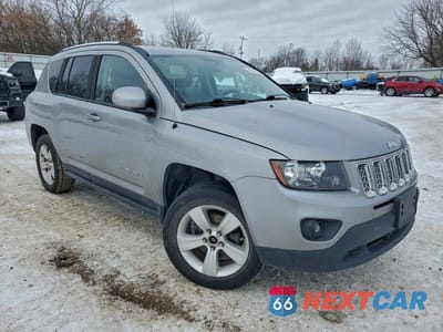 Czwarte zdjęcie samochodu z boku: 2014 JEEP COMPASS SPORT VIN:1C4NJDAB9ED924009 - miniatura