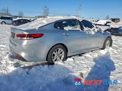 Trzecie zdjęcie samochodu z tyłu: 2018 KIA OPTIMA LX VIN:5XXGT4L34JG187004 - miniatura