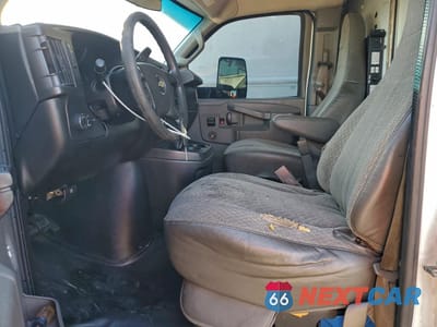 Zdjęcie 7 z 13 samochodu: 2016 CHEVROLET EXPRESS G3500 VIN:1GB3GRCG2G1225227 - miniatura