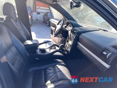 Piąte zdjęcie samochodu w środku: 2005 PORSCHE CAYENNE TURBO VIN:WP1AC29P15LA90612 - miniatura