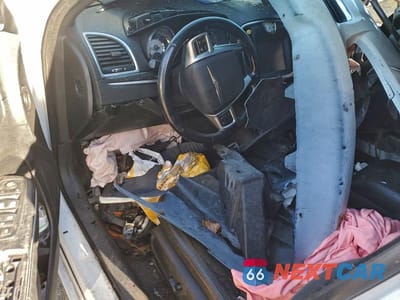 Zdjęcie 8 z 12 samochodu: 2011 CHRYSLER 300 LIMITED VIN:2C3CA5CG0BH547224 - miniatura