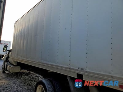 Trzecie zdjęcie samochodu z tyłu: 2016 FORD F650 SUPER DUTY BOX TRUCK VIN:1FDNF6DC1GDA03273 - miniatura