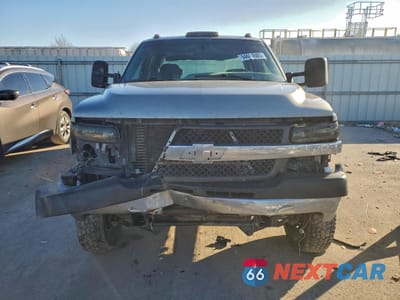 Piąte zdjęcie samochodu w środku: 2001 CHEVROLET SILVERADO K3500 VIN:1GCJK33191F130667 - miniatura