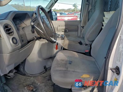 Zdjęcie 7 z 13 samochodu: 2013 FORD E250 UTILITY / SERVICE VAN VIN:1FTNE2EW9DDA17460 - miniatura