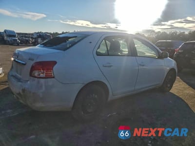Trzecie zdjęcie samochodu z tyłu: 2011 TOYOTA YARIS VIN:JTDBT4K39B1405429 - miniatura