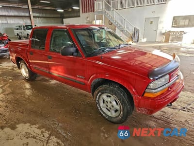 Czwarte zdjęcie samochodu z boku: 2003 CHEVROLET S TRUCK S10 VIN:1GCDT13X03K181763 - miniatura