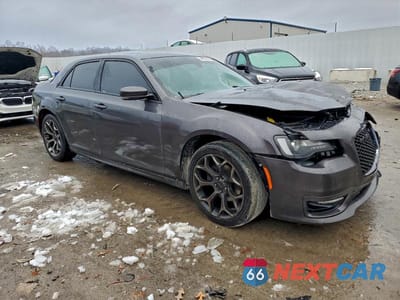 Czwarte zdjęcie samochodu z boku: 2018 CHRYSLER 300 S VIN:2C3CCABG0JH266656 - miniatura