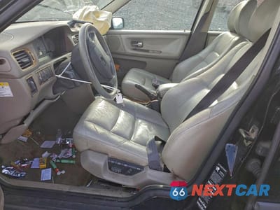 Zdjęcie 7 z 11 samochodu: 2000 VOLVO V70 XC VIN:YV1LZ56D1Y2643705 - miniatura