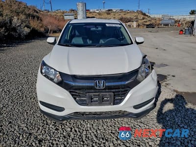 Piąte zdjęcie samochodu w środku: 2017 HONDA HR-V LX VIN:3CZRU6H31HM723971 - miniatura