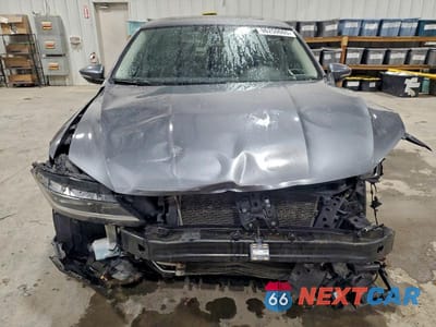 Piąte zdjęcie samochodu w środku: 2018 VOLKSWAGEN PASSAT SE VIN:1VWBA7A31JC021878 - miniatura