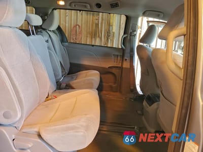 Zdjęcie 11 z 14 samochodu: 2017 TOYOTA SIENNA LE VIN:5TDKZ3DC1HS862544 - miniatura