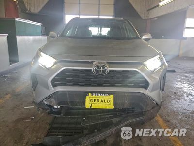 Piąte zdjęcie samochodu w środku: 2022 TOYOTA RAV4 XLE VIN:2T3P1RFV3NW321035 - miniatura