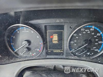 Zdjęcie 9 z 14 samochodu: 2018 TOYOTA RAV4 VIN:2T3RFREV9JW725155 - miniatura