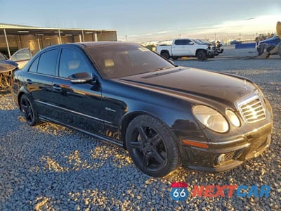 Czwarte zdjęcie samochodu z boku: 2008 MERCEDES-BENZ E 63 AMG VIN:WDBUF77X08B255080 - miniatura
