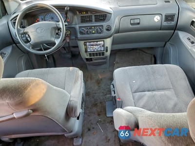 Zdjęcie 8 z 15 samochodu: 2003 TOYOTA SIENNA CE VIN:4T3ZF19C13U524606 - miniatura
