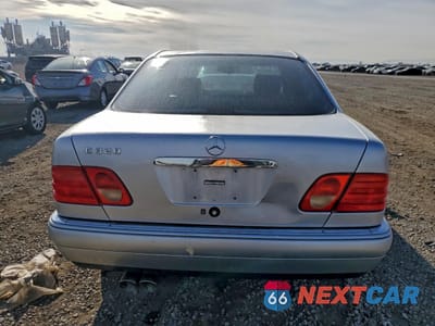 Zdjęcie 6 z 12 samochodu: 1997 MERCEDES-BENZ E 320 VIN:WDBJF55F2VA437656 - miniatura