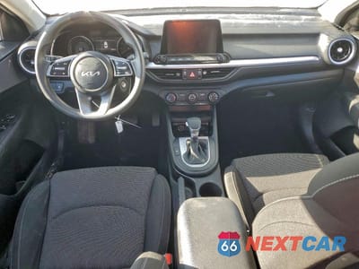Zdjęcie 8 z 12 samochodu: 2024 KIA FORTE LXS VIN:3KPF24AD3RE699416 - miniatura