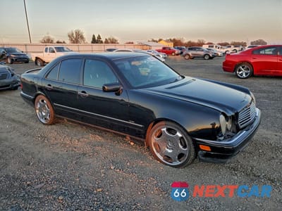 Czwarte zdjęcie samochodu z boku: 1997 MERCEDES-BENZ E 320 VIN:WDBJF55F0VA381412 - miniatura