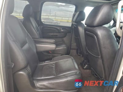 Zdjęcie 11 z 13 samochodu: 2013 GMC YUKON XL DENALI VIN:1GKS2MEF4DR332102 - miniatura
