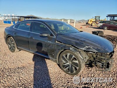 Czwarte zdjęcie samochodu z boku: 2019 VOLKSWAGEN ARTEON SEL PREMIUM VIN:WVWTR7AN7KE000475 - miniatura