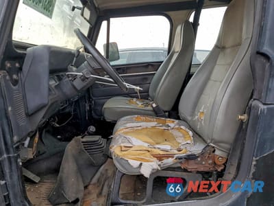 Zdjęcie 7 z 12 samochodu: 1995 JEEP WRANGLER / YJ S VIN:1J4FY19P9SP249023 - miniatura