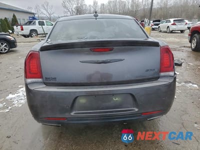 Zdjęcie 6 z 12 samochodu: 2018 CHRYSLER 300 S VIN:2C3CCABG0JH266656 - miniatura
