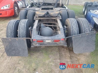 Zdjęcie 9 z 10 samochodu: 2017 VOLVO VNL SEMI TRUCK VIN:4V4NC9EH2HN972752 - miniatura