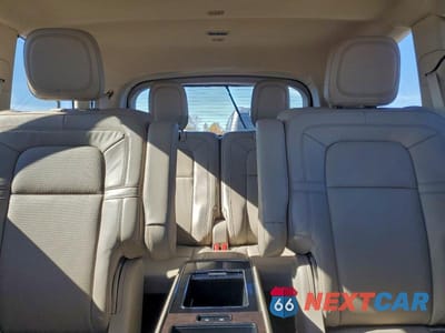Zdjęcie 10 z 12 samochodu: 2023 LINCOLN AVIATOR RESERVE VIN:5LM5J7WC7PGL14798 - miniatura