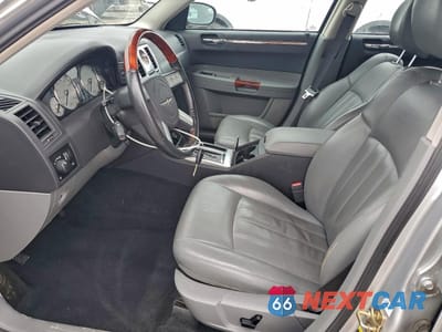 Zdjęcie 7 z 14 samochodu: 2005 CHRYSLER 300C VIN:2C3AA63H25H136076 - miniatura