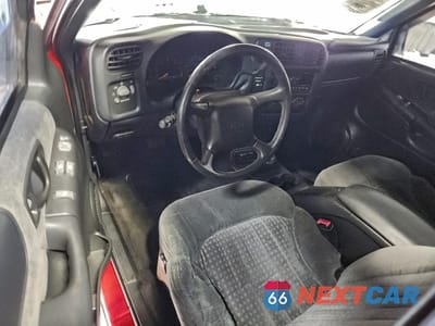 Zdjęcie 8 z 12 samochodu: 2000 CHEVROLET S TRUCK S10 VIN:1GCCT19W8Y8291149 - miniatura