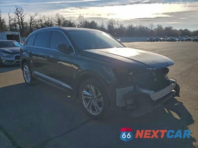 Czwarte zdjęcie samochodu z boku: 2021 AUDI Q7 PREMIUM PLUS VIN:WA1LXAF76MD021351 - miniatura