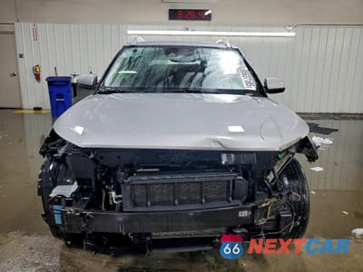 Piąte zdjęcie samochodu w środku: 2022 HYUNDAI VENUE SEL VIN:KMHRC8A33NU149343 - miniatura